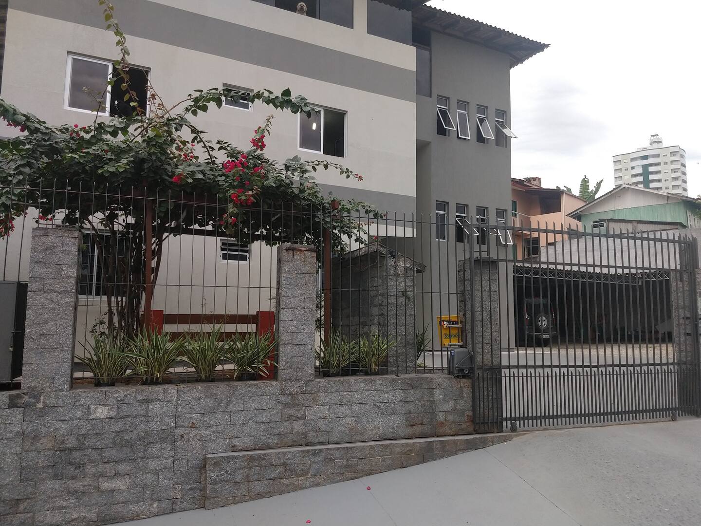 1e8a00c9-2771-4c48-98f5-567146f50a0a